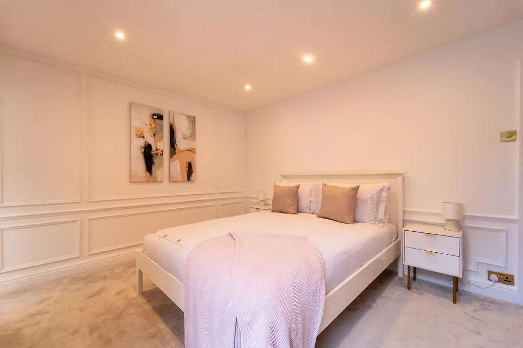 度假居 Elegant 3 Bedroom Home In The Centre Of 切尔滕纳姆