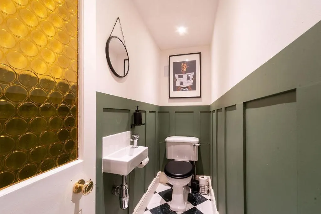 度假居 Elegant 3 Bedroom Home In The Centre Of 切尔滕纳姆 英国