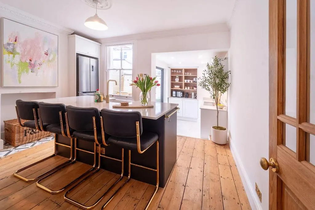 度假居 Elegant 3 Bedroom Home In The Centre Of 切尔滕纳姆