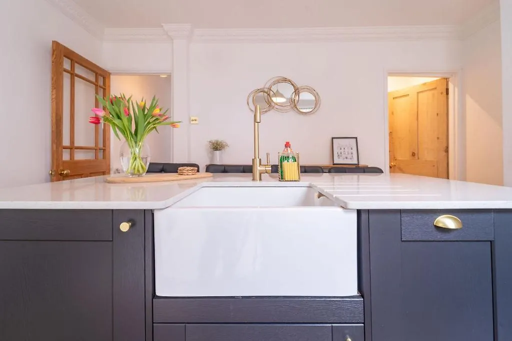 Holiday home Elegant 3 Bedroom Home In The Centre Of Cheltenham United Kingdom